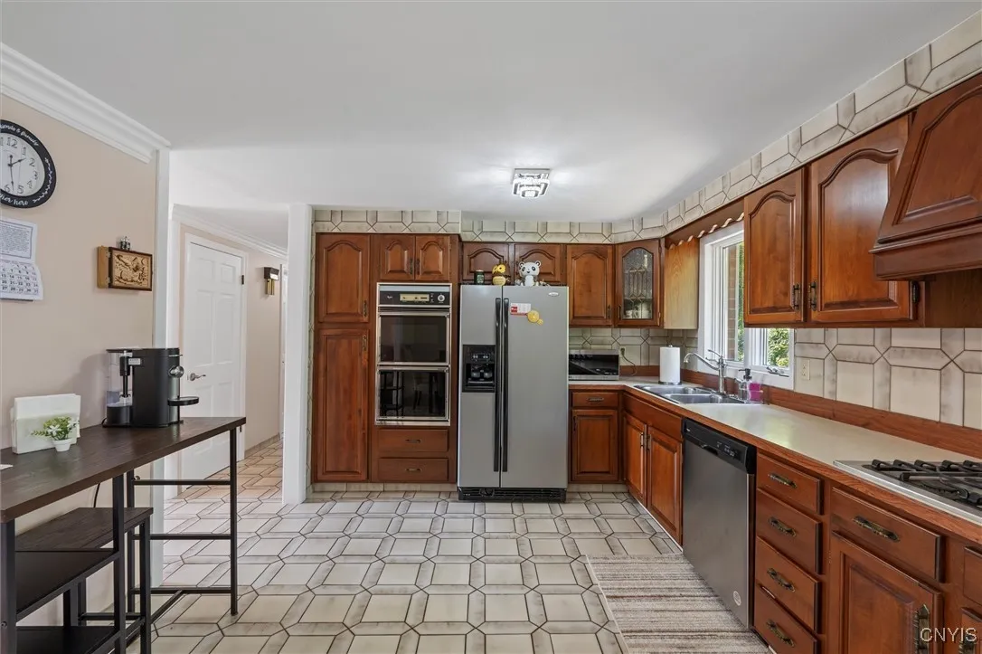 415 Kimberly Drive East, Geddes, New York 13219, Geddes, New York 13219, 5 Bedrooms Bedrooms, 11 Rooms Rooms,2 BathroomsBathrooms,Residential,Closed,415 Kimberly Drive East, Geddes, New York 13219,0,S1631181