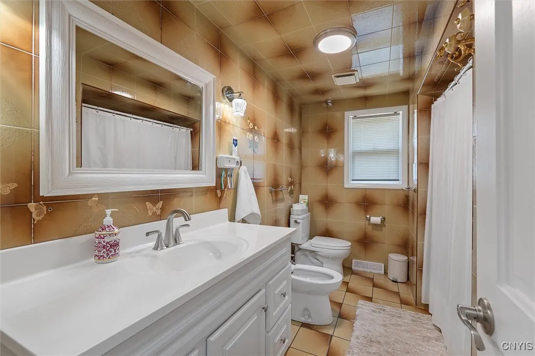 415 Kimberly Drive East, Geddes, New York 13219, Geddes, New York 13219, 5 Bedrooms Bedrooms, 11 Rooms Rooms,2 BathroomsBathrooms,Residential,Closed,415 Kimberly Drive East, Geddes, New York 13219,0,S1631181