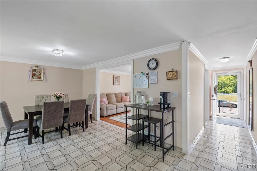 415 Kimberly Drive East, Geddes, New York 13219, Geddes, New York 13219, 5 Bedrooms Bedrooms, 11 Rooms Rooms,2 BathroomsBathrooms,Residential,Closed,415 Kimberly Drive East, Geddes, New York 13219,0,S1631181