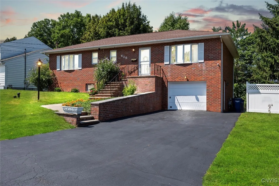 415 Kimberly Drive East, Geddes, New York 13219, Geddes, New York 13219, 5 Bedrooms Bedrooms, 11 Rooms Rooms,2 BathroomsBathrooms,Residential,Closed,415 Kimberly Drive East, Geddes, New York 13219,0,S1631181