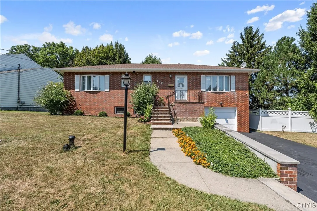 415 Kimberly Drive East, Geddes, New York 13219, Geddes, New York 13219, 5 Bedrooms Bedrooms, 11 Rooms Rooms,2 BathroomsBathrooms,Residential,Closed,415 Kimberly Drive East, Geddes, New York 13219,0,S1631181