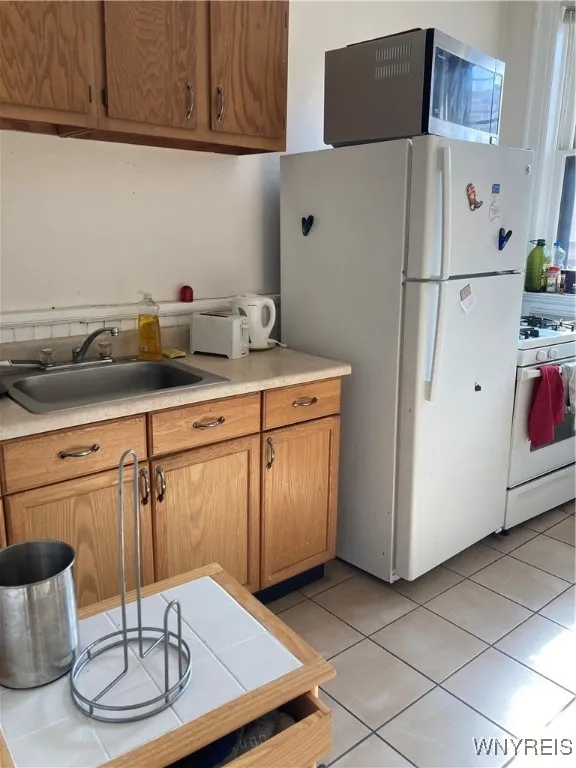 44 North Pearl Street 5, Buffalo, New York 14202, Buffalo, New York 14202, 3 Bedrooms Bedrooms, 7 Rooms Rooms,1 BathroomBathrooms,Residential Lease,For Rent,44 North Pearl Street 5, Buffalo, New York 14202,B1631220