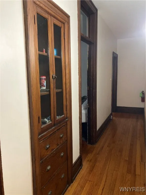 44 North Pearl Street 5, Buffalo, New York 14202, Buffalo, New York 14202, 3 Bedrooms Bedrooms, 7 Rooms Rooms,1 BathroomBathrooms,Residential Lease,For Rent,44 North Pearl Street 5, Buffalo, New York 14202,B1631220