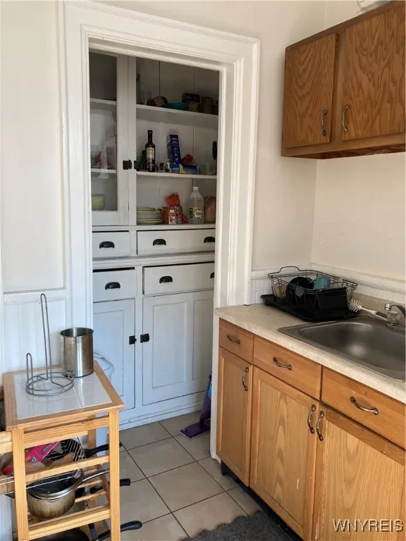 44 North Pearl Street 5, Buffalo, New York 14202, Buffalo, New York 14202, 3 Bedrooms Bedrooms, 7 Rooms Rooms,1 BathroomBathrooms,Residential Lease,For Rent,44 North Pearl Street 5, Buffalo, New York 14202,B1631220