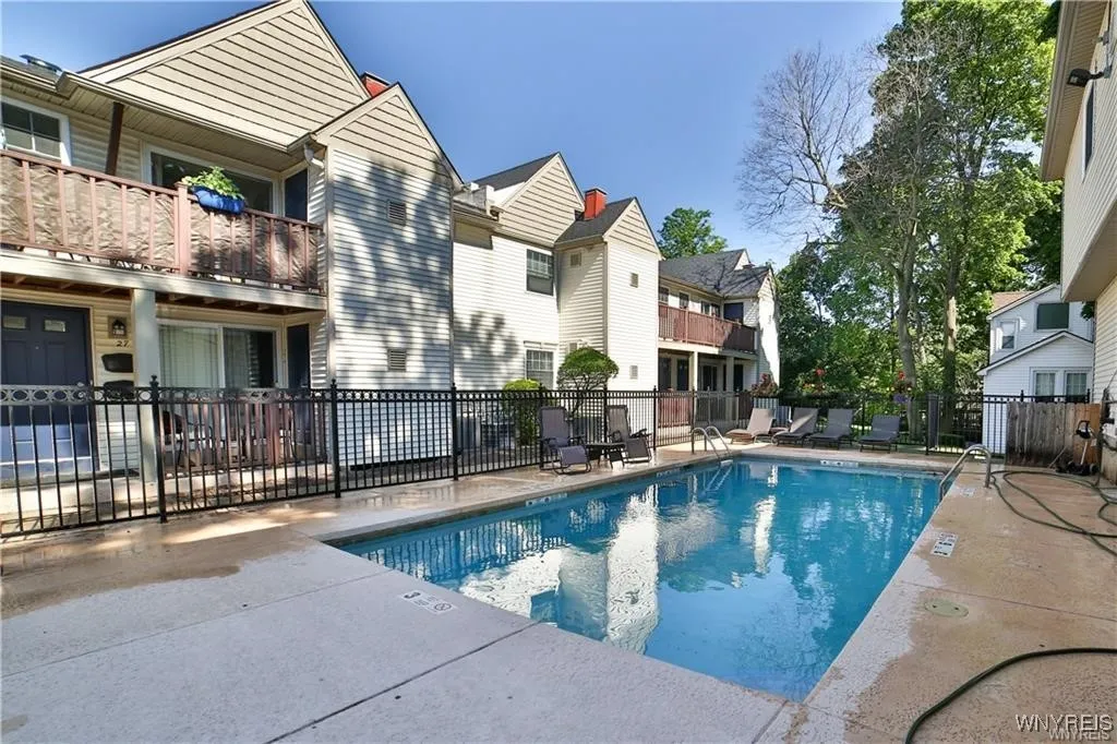 770 West Ferry Street 24a, Buffalo, New York 14222, Buffalo, New York 14222, 1 Bedroom Bedrooms, 4 Rooms Rooms,1 BathroomBathrooms,Residential,For Sale,770 West Ferry Street 24a, Buffalo, New York 14222,B1629962