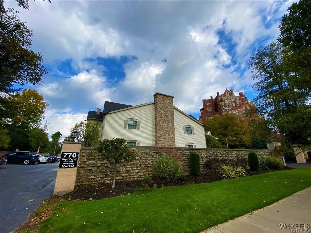770 West Ferry Street 24a, Buffalo, New York 14222, Buffalo, New York 14222, 1 Bedroom Bedrooms, 4 Rooms Rooms,1 BathroomBathrooms,Residential,For Sale,770 West Ferry Street 24a, Buffalo, New York 14222,B1629962