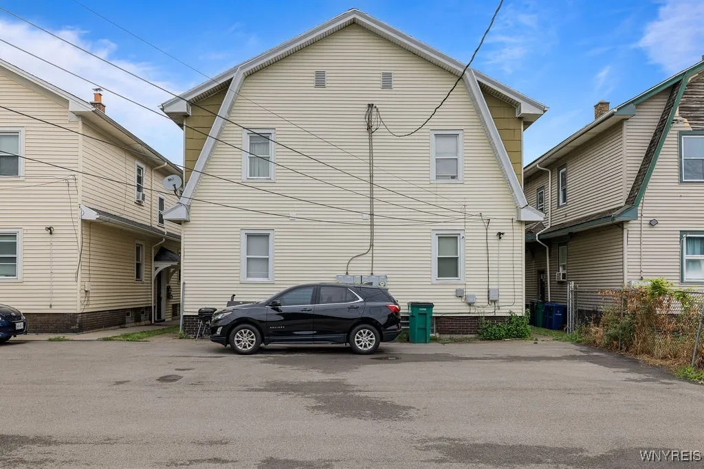 PARKING 1701-1703