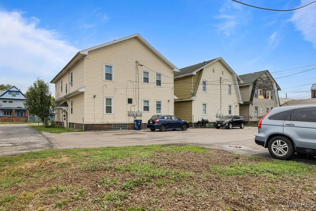 BACK VIEW PARKING LOT