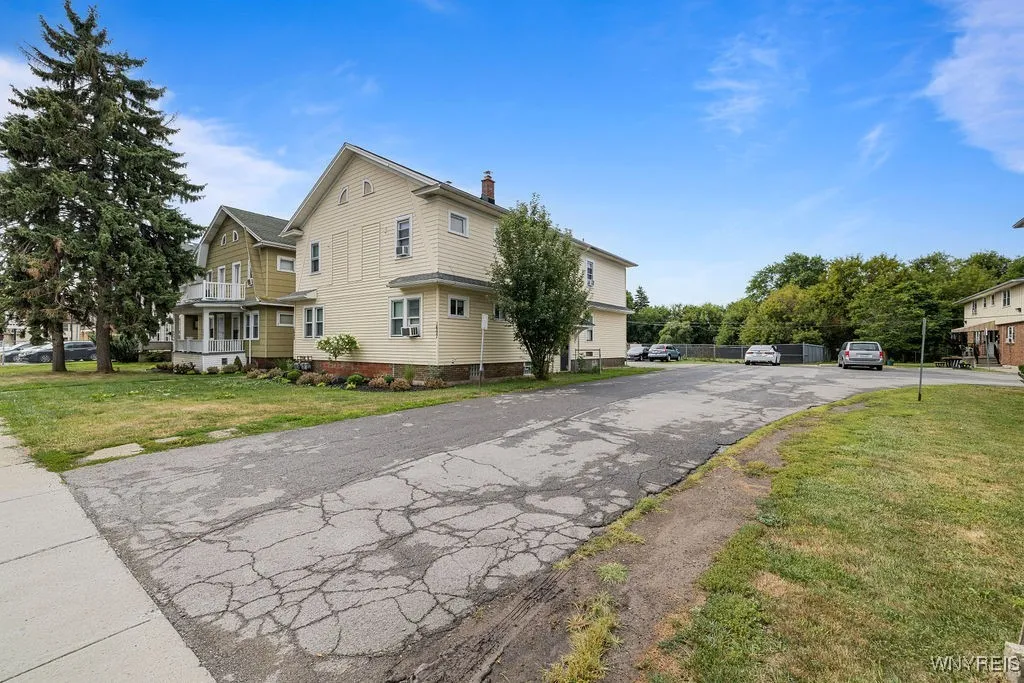 DRIVEWAY OFF 1697