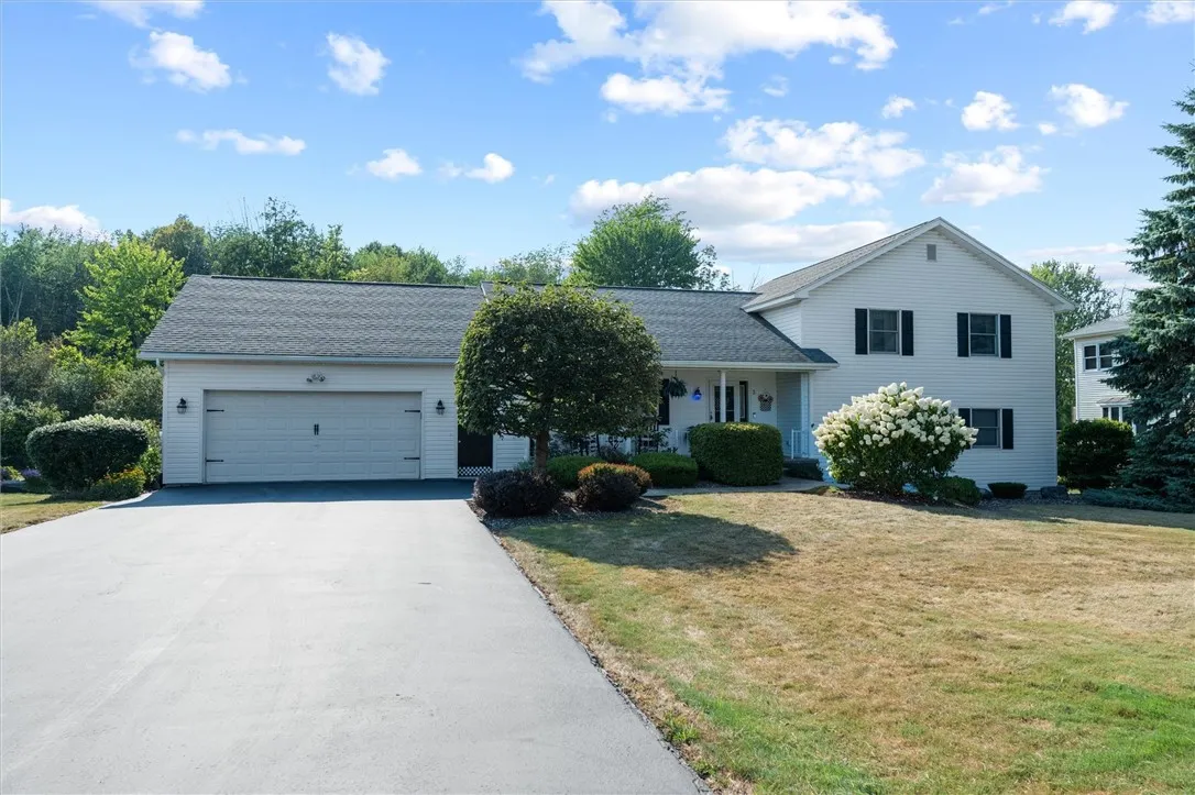 3 Meadow Lane, Owasco, New York 13021, Owasco, New York 13021, 4 Bedrooms Bedrooms, 7 Rooms Rooms,3 BathroomsBathrooms,Residential,Closed,3 Meadow Lane, Owasco, New York 13021,0,R1627726