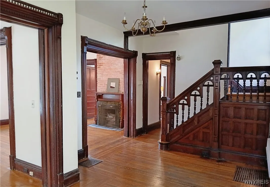 638 West Ferry Circle W, Buffalo, New York 14222, Buffalo, New York 14222, 7 Bedrooms Bedrooms, 17 Rooms Rooms,3 BathroomsBathrooms,Residential,For Sale,638 West Ferry Circle W, Buffalo, New York 14222,0,B1631023