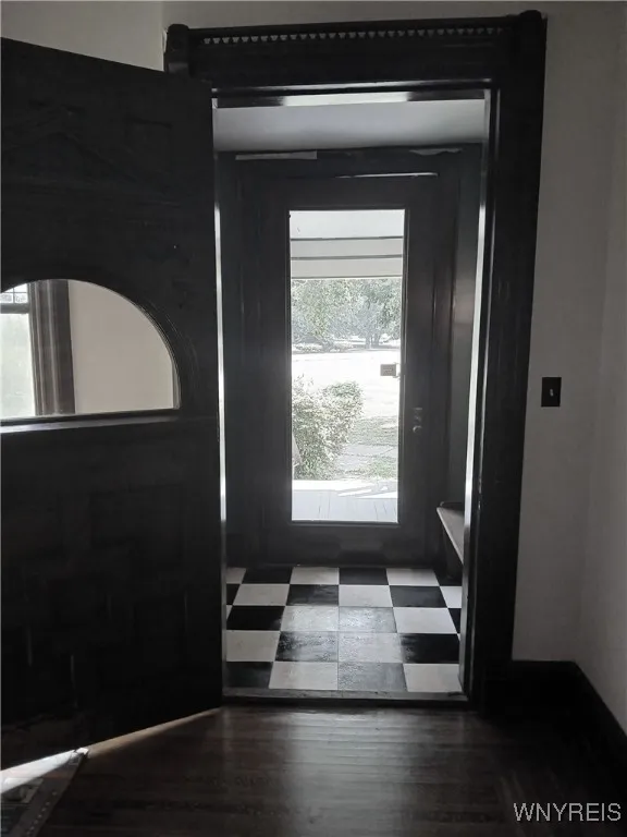 638 West Ferry Circle W, Buffalo, New York 14222, Buffalo, New York 14222, 7 Bedrooms Bedrooms, 17 Rooms Rooms,3 BathroomsBathrooms,Residential,For Sale,638 West Ferry Circle W, Buffalo, New York 14222,0,B1631023