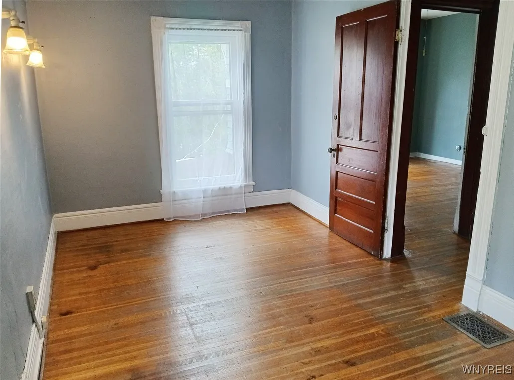 638 West Ferry Circle W, Buffalo, New York 14222, Buffalo, New York 14222, 7 Bedrooms Bedrooms, 17 Rooms Rooms,3 BathroomsBathrooms,Residential,For Sale,638 West Ferry Circle W, Buffalo, New York 14222,0,B1631023