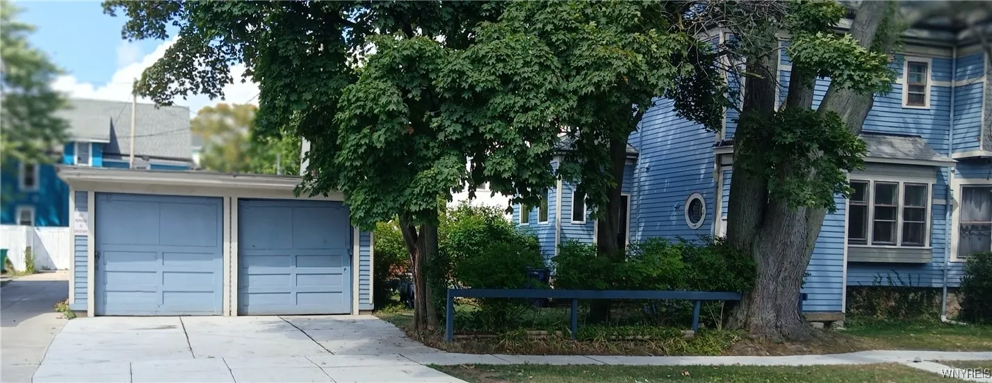638 West Ferry Circle W, Buffalo, New York 14222, Buffalo, New York 14222, 7 Bedrooms Bedrooms, 17 Rooms Rooms,3 BathroomsBathrooms,Residential,For Sale,638 West Ferry Circle W, Buffalo, New York 14222,0,B1631023