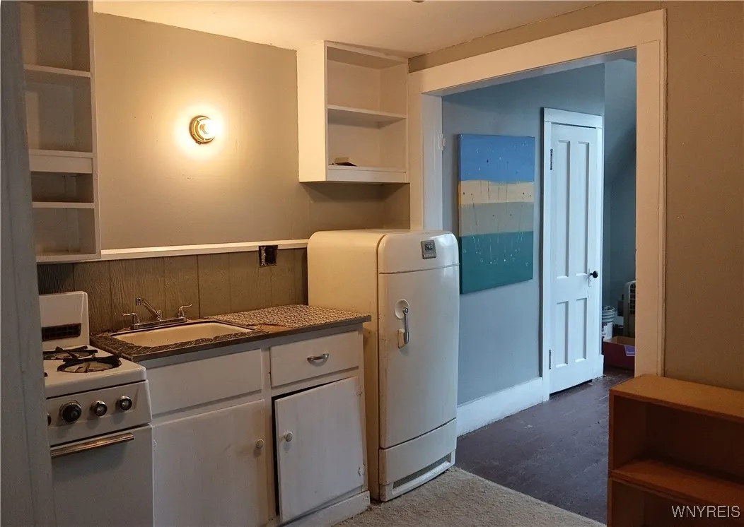 638 West Ferry Circle W, Buffalo, New York 14222, Buffalo, New York 14222, 7 Bedrooms Bedrooms, 17 Rooms Rooms,3 BathroomsBathrooms,Residential,For Sale,638 West Ferry Circle W, Buffalo, New York 14222,0,B1631023