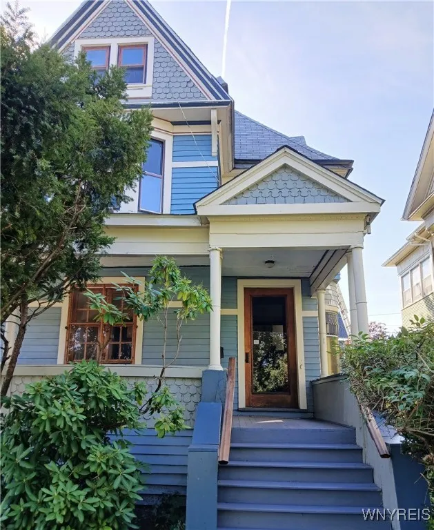 638 West Ferry Circle W, Buffalo, New York 14222, Buffalo, New York 14222, 7 Bedrooms Bedrooms, 17 Rooms Rooms,3 BathroomsBathrooms,Residential,For Sale,638 West Ferry Circle W, Buffalo, New York 14222,0,B1631023
