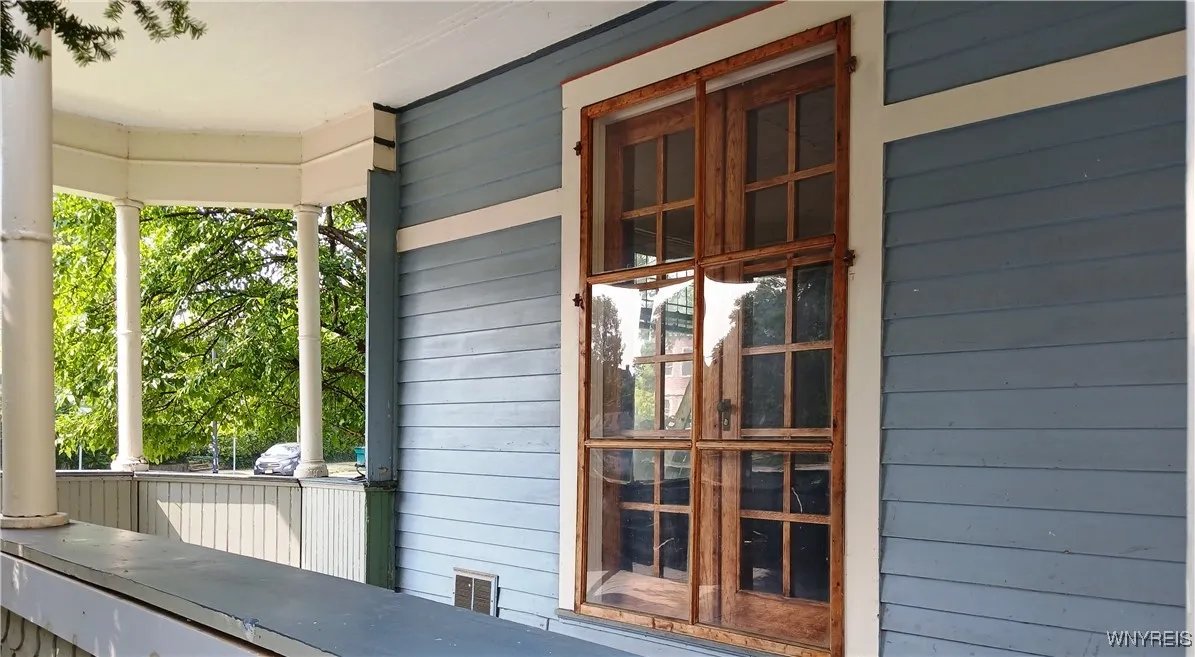 638 West Ferry Circle W, Buffalo, New York 14222, Buffalo, New York 14222, 7 Bedrooms Bedrooms, 17 Rooms Rooms,3 BathroomsBathrooms,Residential,For Sale,638 West Ferry Circle W, Buffalo, New York 14222,0,B1631023