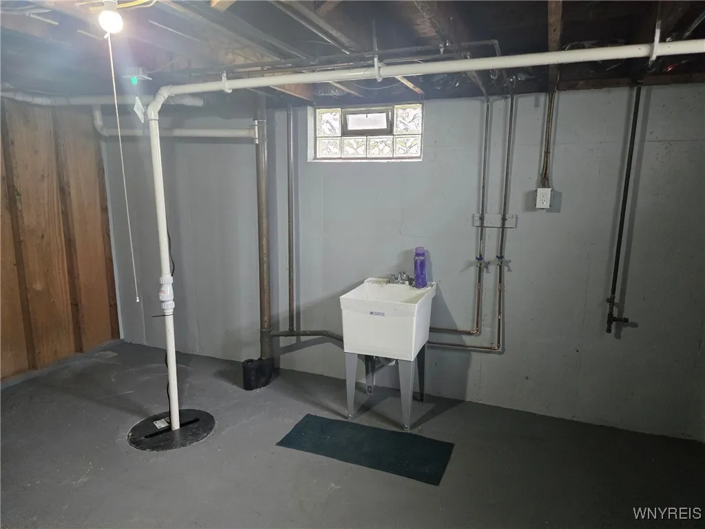 197 Crandon, Cheektowaga, New York 14225, Cheektowaga, New York 14225, 3 Bedrooms Bedrooms, 5 Rooms Rooms,1 BathroomBathrooms,Residential,Closed,197 Crandon, Cheektowaga, New York 14225,0,B1631175