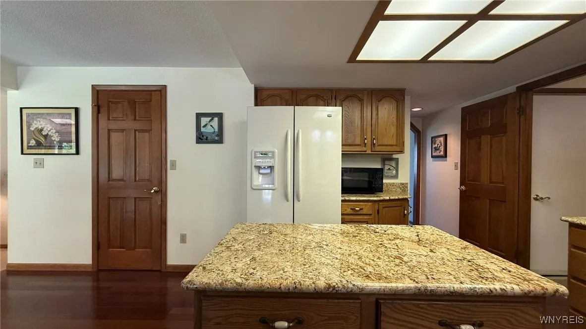 891 Carter Creek Drive, Grand Island, New York 140, Grand Island, New York 14072, 3 Bedrooms Bedrooms, 8 Rooms Rooms,2 BathroomsBathrooms,Residential,For Sale,891 Carter Creek Drive, Grand Island, New York 140,B1630640