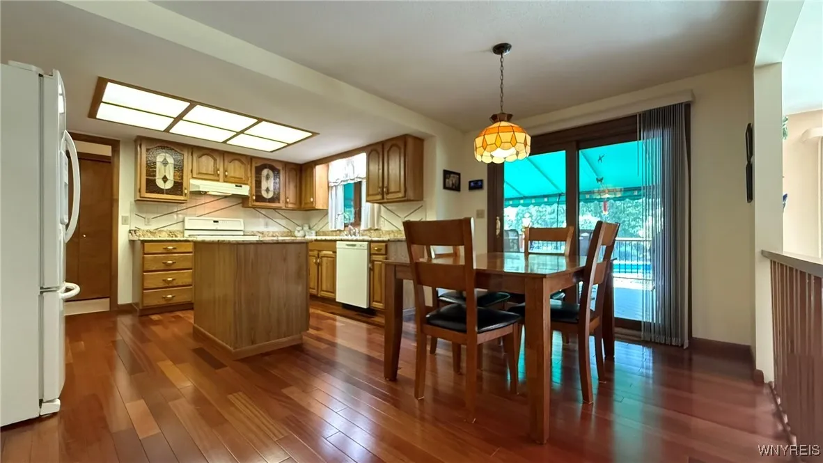 891 Carter Creek Drive, Grand Island, New York 140, Grand Island, New York 14072, 3 Bedrooms Bedrooms, 8 Rooms Rooms,2 BathroomsBathrooms,Residential,For Sale,891 Carter Creek Drive, Grand Island, New York 140,B1630640