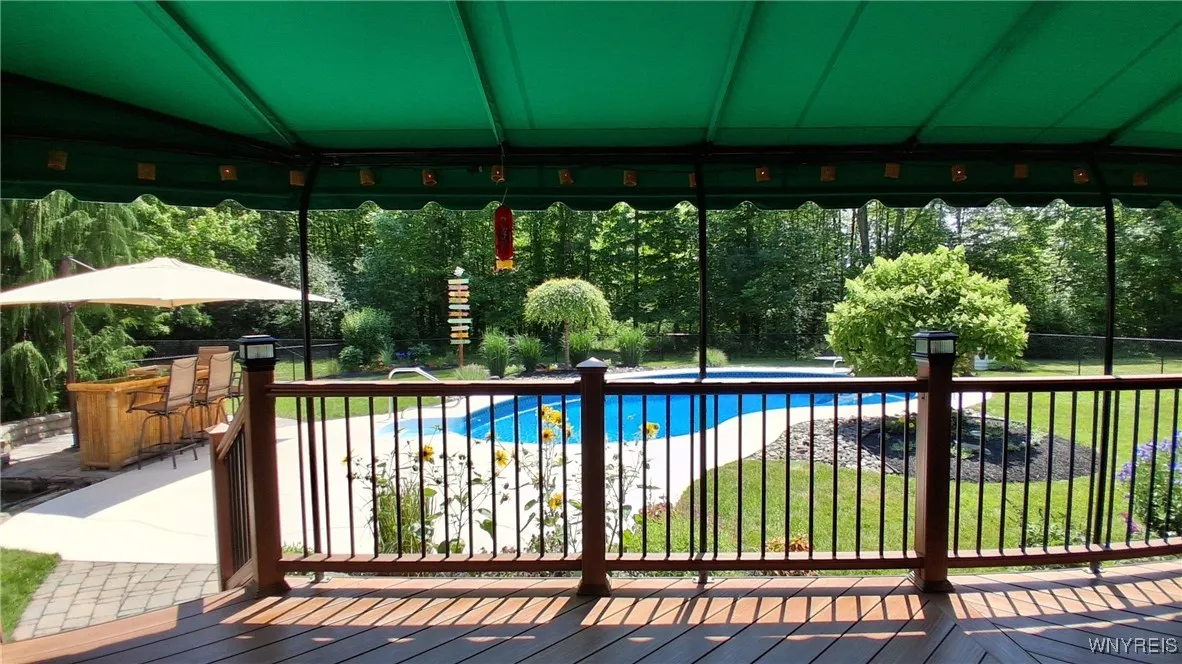891 Carter Creek Drive, Grand Island, New York 140, Grand Island, New York 14072, 3 Bedrooms Bedrooms, 8 Rooms Rooms,2 BathroomsBathrooms,Residential,For Sale,891 Carter Creek Drive, Grand Island, New York 140,B1630640