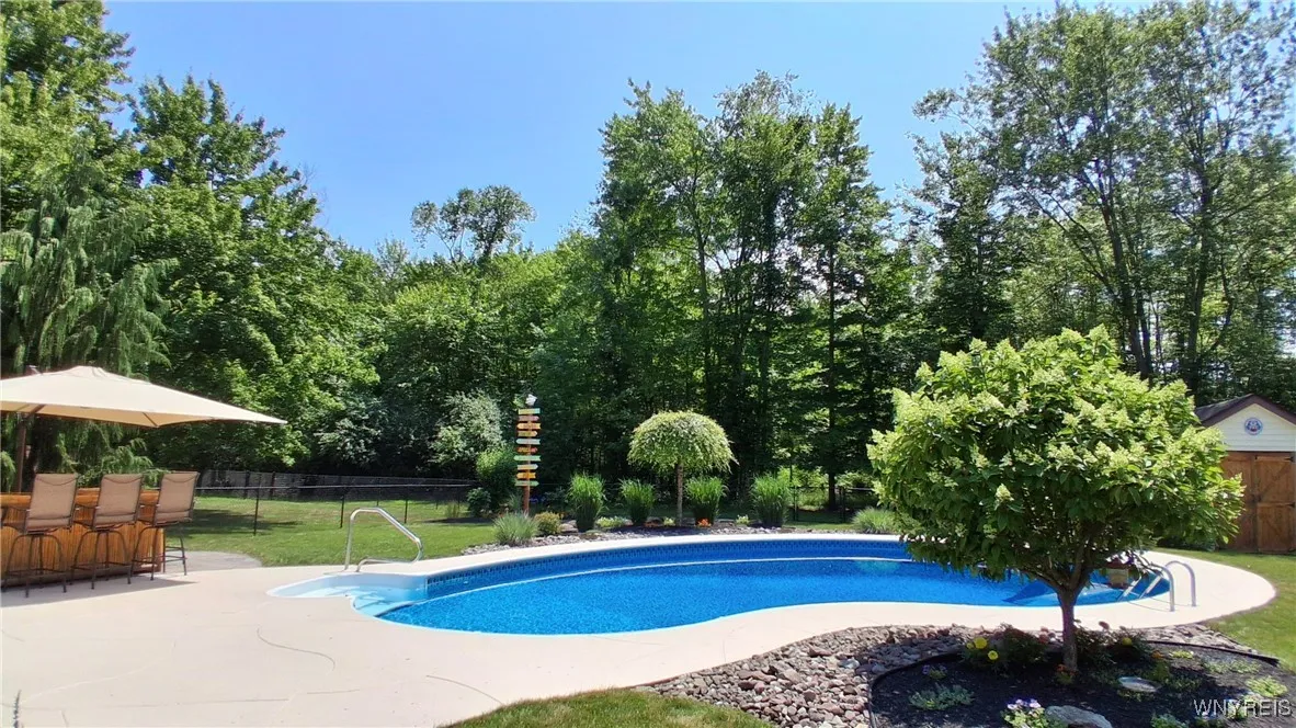 891 Carter Creek Drive, Grand Island, New York 140, Grand Island, New York 14072, 3 Bedrooms Bedrooms, 8 Rooms Rooms,2 BathroomsBathrooms,Residential,For Sale,891 Carter Creek Drive, Grand Island, New York 140,B1630640