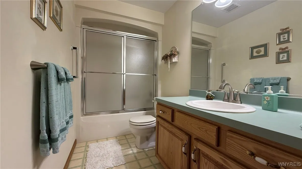 891 Carter Creek Drive, Grand Island, New York 140, Grand Island, New York 14072, 3 Bedrooms Bedrooms, 8 Rooms Rooms,2 BathroomsBathrooms,Residential,For Sale,891 Carter Creek Drive, Grand Island, New York 140,B1630640