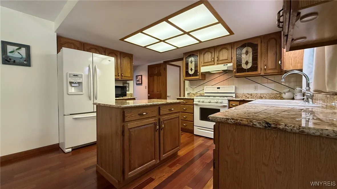 891 Carter Creek Drive, Grand Island, New York 140, Grand Island, New York 14072, 3 Bedrooms Bedrooms, 8 Rooms Rooms,2 BathroomsBathrooms,Residential,For Sale,891 Carter Creek Drive, Grand Island, New York 140,B1630640