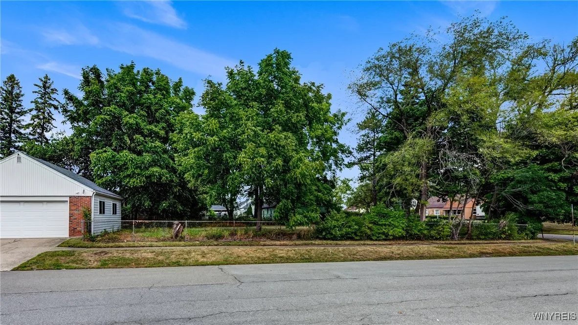 4289 Union Road, Cheektowaga, New York 14225, Cheektowaga, New York 14225, 7 Bedrooms Bedrooms, 9 Rooms Rooms,3 BathroomsBathrooms,Residential,For Sale,4289 Union Road, Cheektowaga, New York 14225,0,B1631187