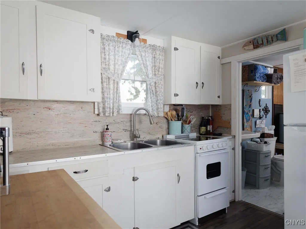 2202 Humphrey Lane, Cape Vincent, New York 13618, Cape Vincent, New York 13618, 2 Bedrooms Bedrooms, 4 Rooms Rooms,1 BathroomBathrooms,Residential,Closed,2202 Humphrey Lane, Cape Vincent, New York 13618,0,S1631265