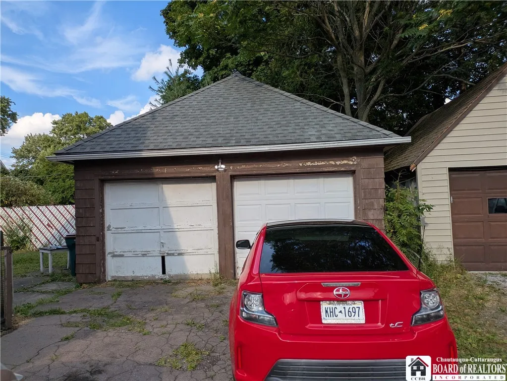 415 Oliver Street, North Tonawanda, New York 14120, North Tonawanda, New York 14120, 6 Bedrooms Bedrooms, ,3 BathroomsBathrooms,Residential,For Sale,415 Oliver Street, North Tonawanda, New York 14120,R1628869