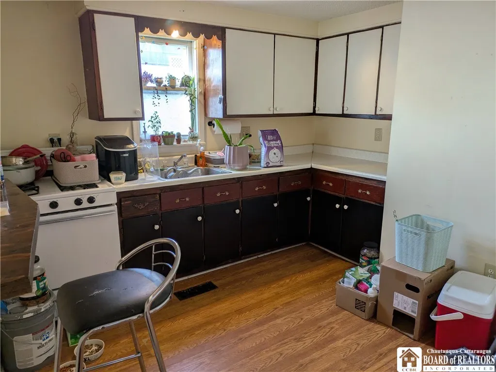 415 Oliver Street, North Tonawanda, New York 14120, North Tonawanda, New York 14120, 6 Bedrooms Bedrooms, ,3 BathroomsBathrooms,Residential,For Sale,415 Oliver Street, North Tonawanda, New York 14120,R1628869