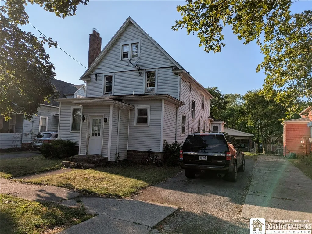 114 Keil Street, North Tonawanda, New York 14120, North Tonawanda, New York 14120, 7 Bedrooms Bedrooms, ,3 BathroomsBathrooms,Residential,For Sale,114 Keil Street, North Tonawanda, New York 14120,R1628871
