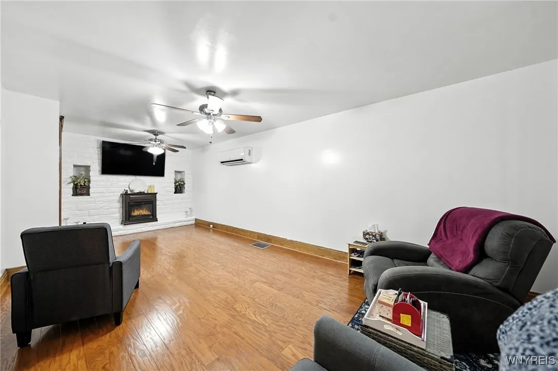 295 Hoyt Street, Buffalo, New York 14213, Buffalo, New York 14213, 4 Bedrooms Bedrooms, 9 Rooms Rooms,1 BathroomBathrooms,Residential,For Sale,295 Hoyt Street, Buffalo, New York 14213,B1631286