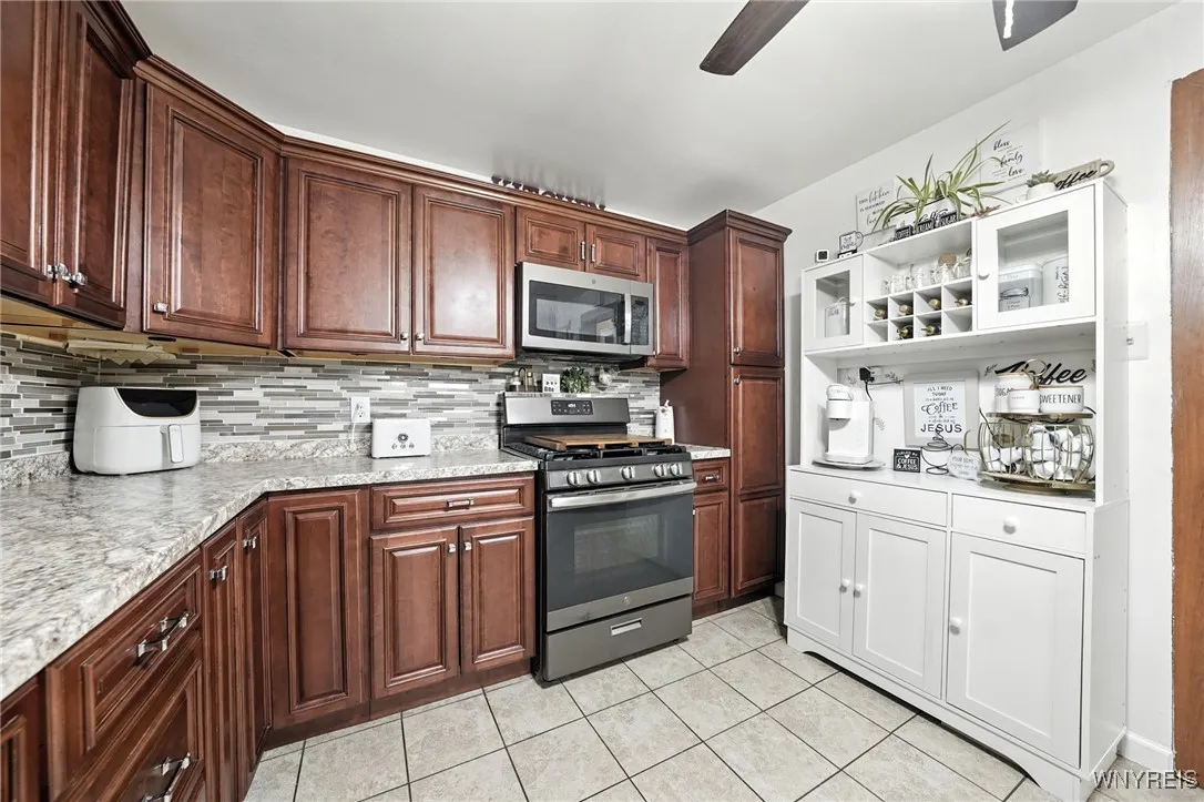 295 Hoyt Street, Buffalo, New York 14213, Buffalo, New York 14213, 4 Bedrooms Bedrooms, 9 Rooms Rooms,1 BathroomBathrooms,Residential,For Sale,295 Hoyt Street, Buffalo, New York 14213,B1631286