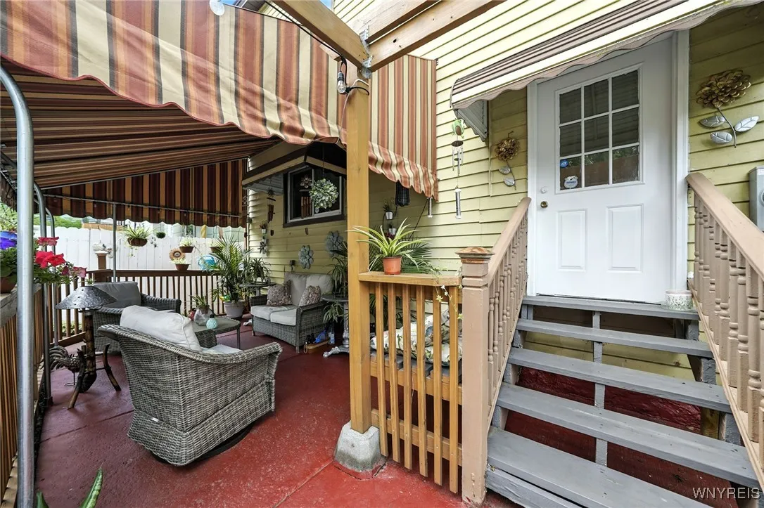 295 Hoyt Street, Buffalo, New York 14213, Buffalo, New York 14213, 4 Bedrooms Bedrooms, 9 Rooms Rooms,1 BathroomBathrooms,Residential,For Sale,295 Hoyt Street, Buffalo, New York 14213,B1631286