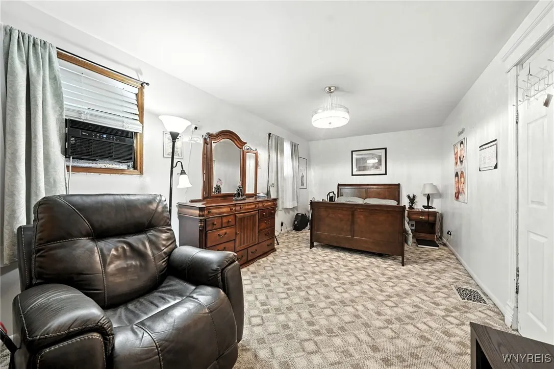 295 Hoyt Street, Buffalo, New York 14213, Buffalo, New York 14213, 4 Bedrooms Bedrooms, 9 Rooms Rooms,1 BathroomBathrooms,Residential,For Sale,295 Hoyt Street, Buffalo, New York 14213,B1631286