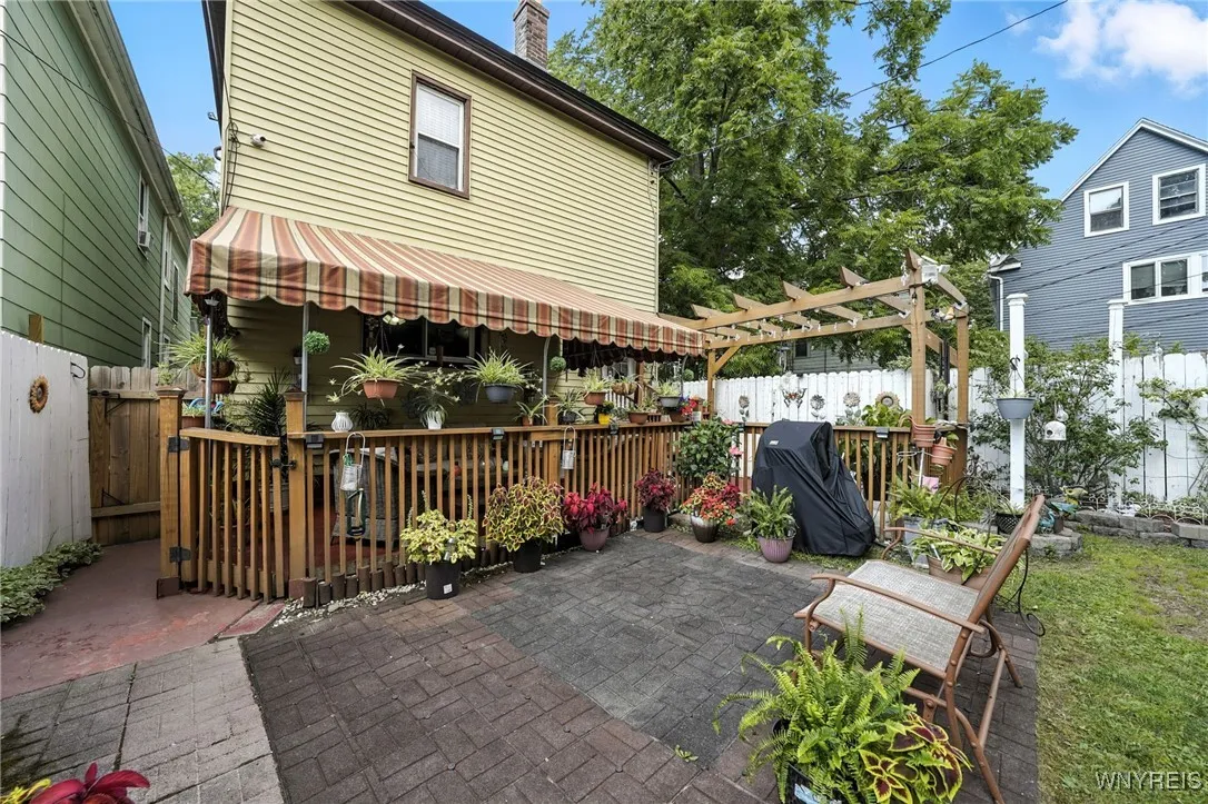 295 Hoyt Street, Buffalo, New York 14213, Buffalo, New York 14213, 4 Bedrooms Bedrooms, 9 Rooms Rooms,1 BathroomBathrooms,Residential,For Sale,295 Hoyt Street, Buffalo, New York 14213,B1631286