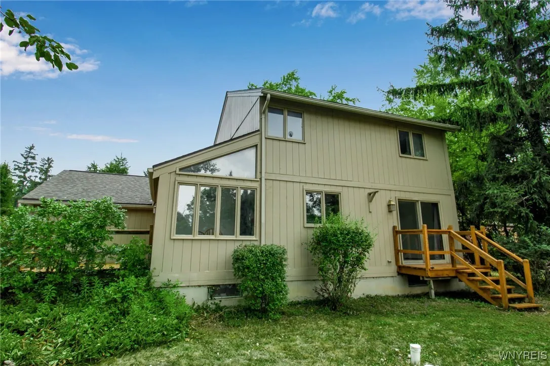 70 Little Robin Road, Amherst, New York 14228, Amherst, New York 14228, 3 Bedrooms Bedrooms, 7 Rooms Rooms,2 BathroomsBathrooms,Residential,For Sale,70 Little Robin Road, Amherst, New York 14228,B1628179