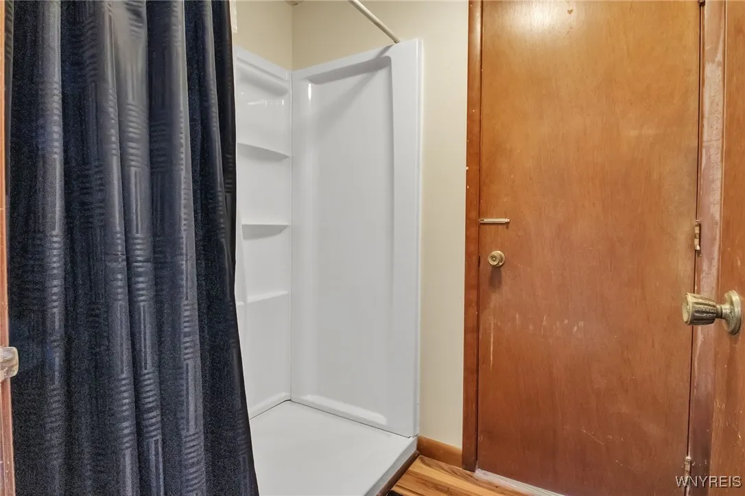 70 Little Robin Road, Amherst, New York 14228, Amherst, New York 14228, 3 Bedrooms Bedrooms, 7 Rooms Rooms,2 BathroomsBathrooms,Residential,For Sale,70 Little Robin Road, Amherst, New York 14228,B1628179