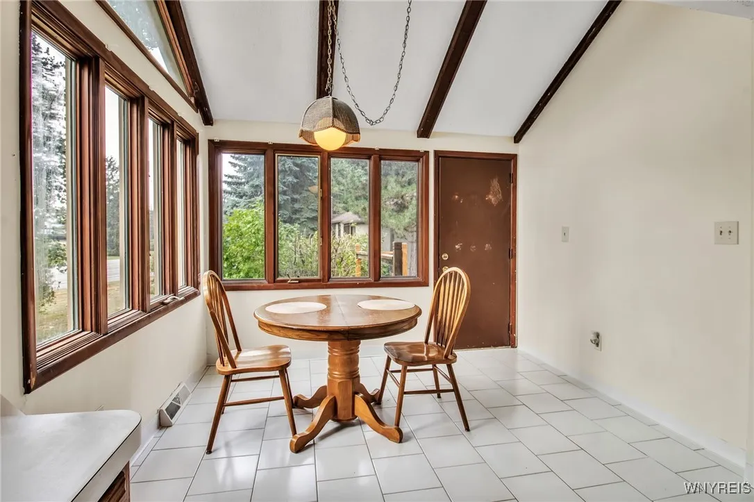 70 Little Robin Road, Amherst, New York 14228, Amherst, New York 14228, 3 Bedrooms Bedrooms, 7 Rooms Rooms,2 BathroomsBathrooms,Residential,For Sale,70 Little Robin Road, Amherst, New York 14228,B1628179