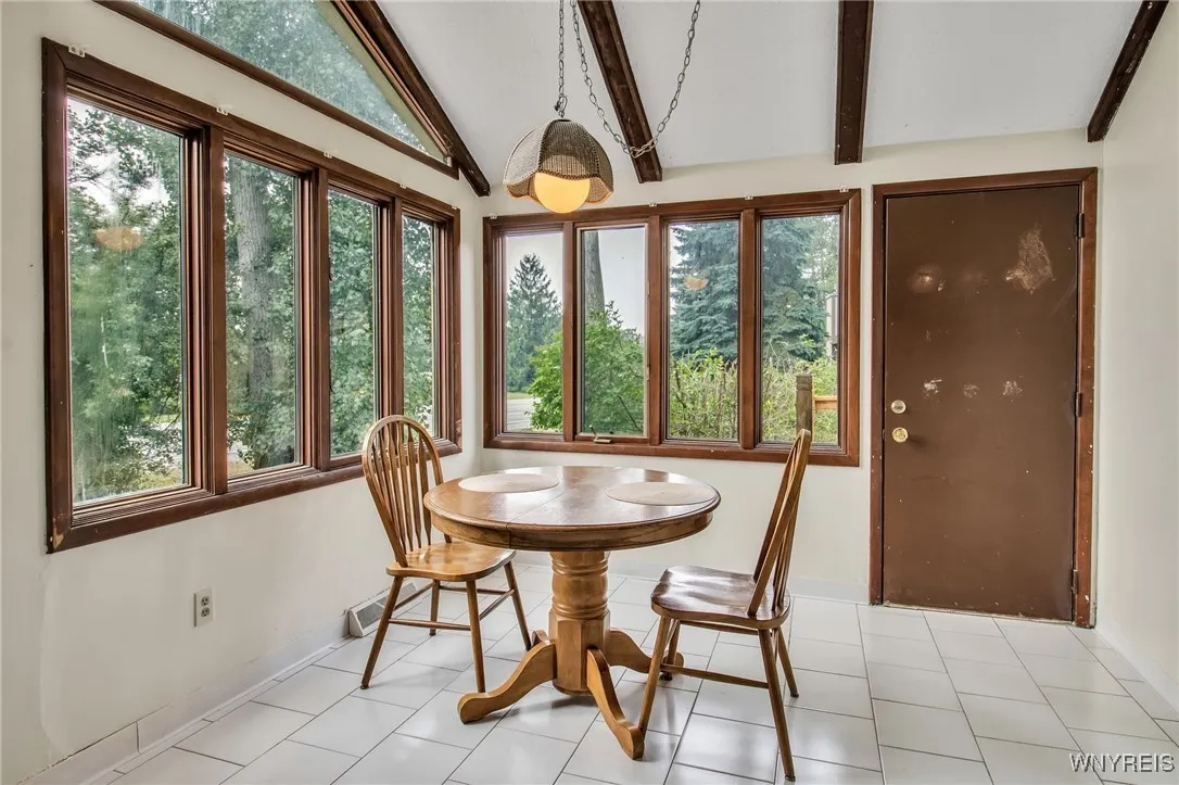 70 Little Robin Road, Amherst, New York 14228, Amherst, New York 14228, 3 Bedrooms Bedrooms, 7 Rooms Rooms,2 BathroomsBathrooms,Residential,For Sale,70 Little Robin Road, Amherst, New York 14228,B1628179