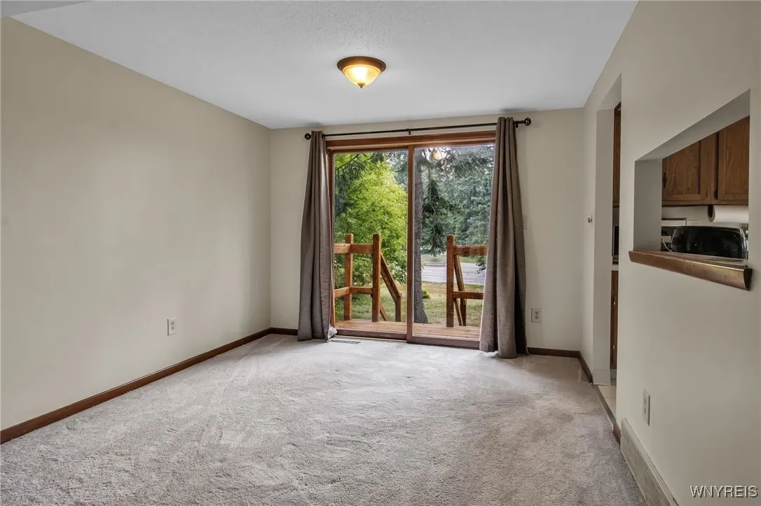70 Little Robin Road, Amherst, New York 14228, Amherst, New York 14228, 3 Bedrooms Bedrooms, 7 Rooms Rooms,2 BathroomsBathrooms,Residential,For Sale,70 Little Robin Road, Amherst, New York 14228,B1628179