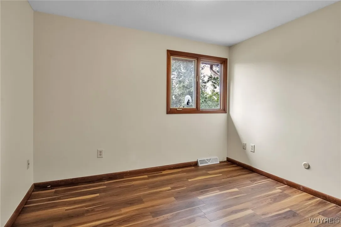 70 Little Robin Road, Amherst, New York 14228, Amherst, New York 14228, 3 Bedrooms Bedrooms, 7 Rooms Rooms,2 BathroomsBathrooms,Residential,For Sale,70 Little Robin Road, Amherst, New York 14228,B1628179