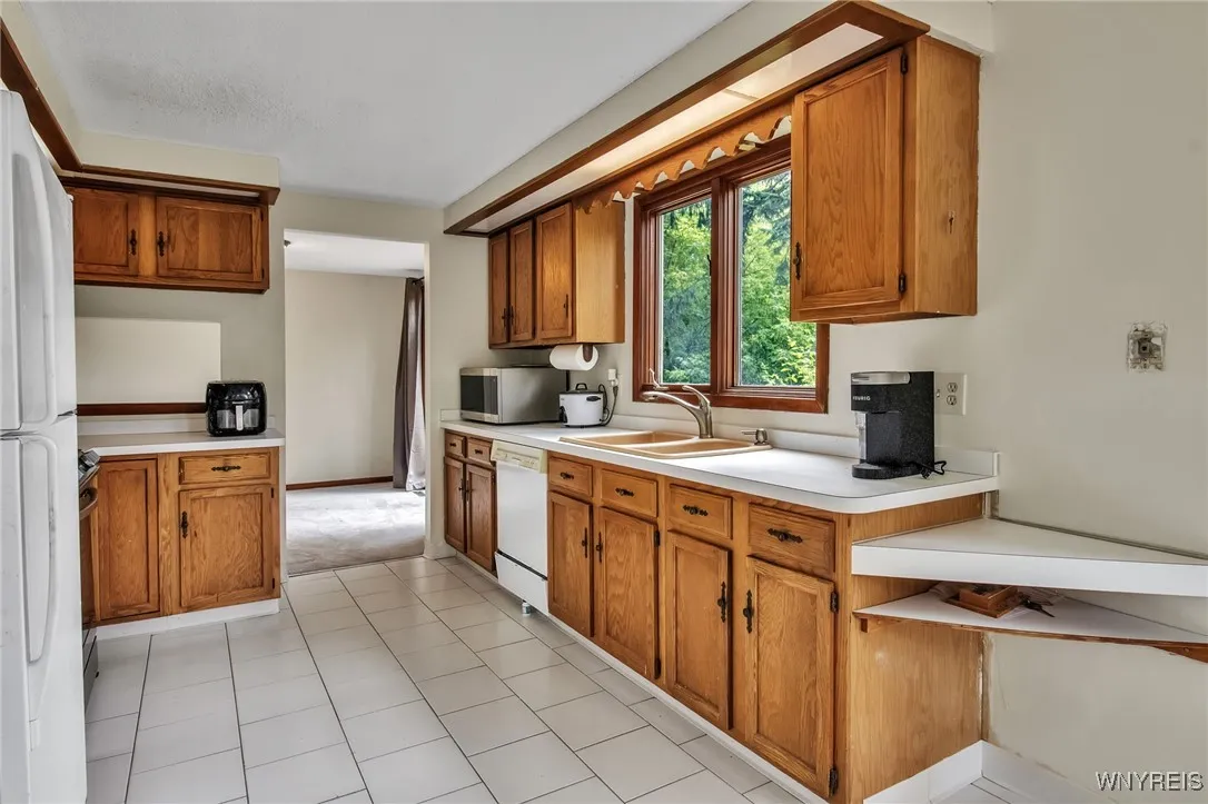 70 Little Robin Road, Amherst, New York 14228, Amherst, New York 14228, 3 Bedrooms Bedrooms, 7 Rooms Rooms,2 BathroomsBathrooms,Residential,For Sale,70 Little Robin Road, Amherst, New York 14228,B1628179
