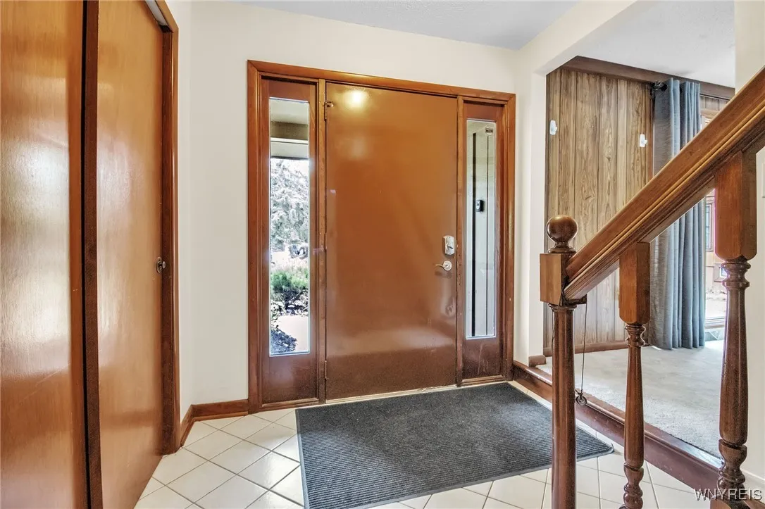 70 Little Robin Road, Amherst, New York 14228, Amherst, New York 14228, 3 Bedrooms Bedrooms, 7 Rooms Rooms,2 BathroomsBathrooms,Residential,For Sale,70 Little Robin Road, Amherst, New York 14228,B1628179