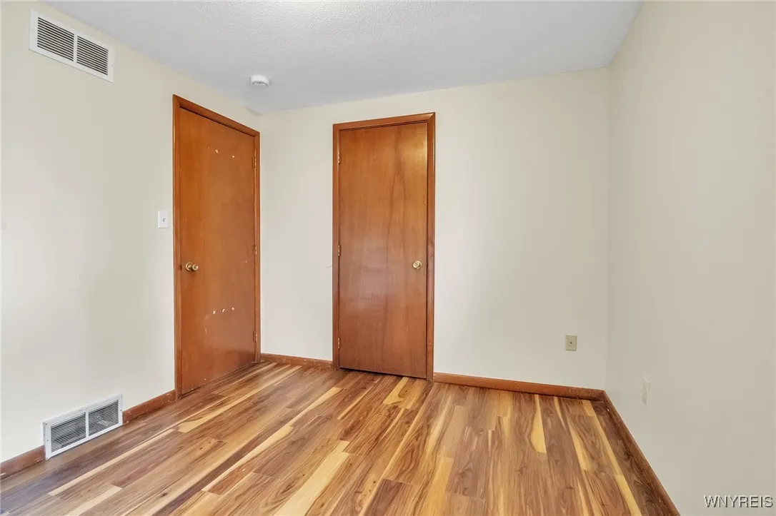 70 Little Robin Road, Amherst, New York 14228, Amherst, New York 14228, 3 Bedrooms Bedrooms, 7 Rooms Rooms,2 BathroomsBathrooms,Residential,For Sale,70 Little Robin Road, Amherst, New York 14228,B1628179