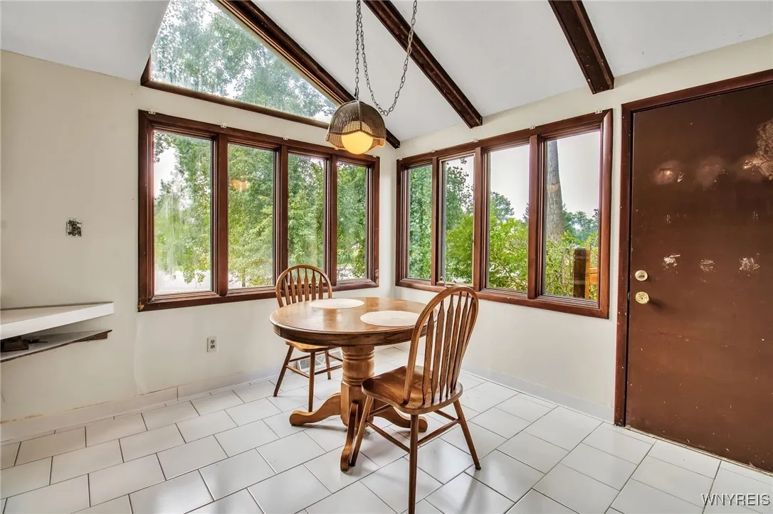 70 Little Robin Road, Amherst, New York 14228, Amherst, New York 14228, 3 Bedrooms Bedrooms, 7 Rooms Rooms,2 BathroomsBathrooms,Residential,For Sale,70 Little Robin Road, Amherst, New York 14228,B1628179