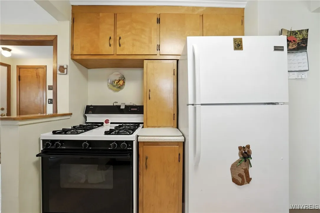 93 Brinton Street, Buffalo, New York 14214, Buffalo, New York 14214, 3 Bedrooms Bedrooms, 6 Rooms Rooms,1 BathroomBathrooms,Residential,For Sale,93 Brinton Street, Buffalo, New York 14214,B1631290