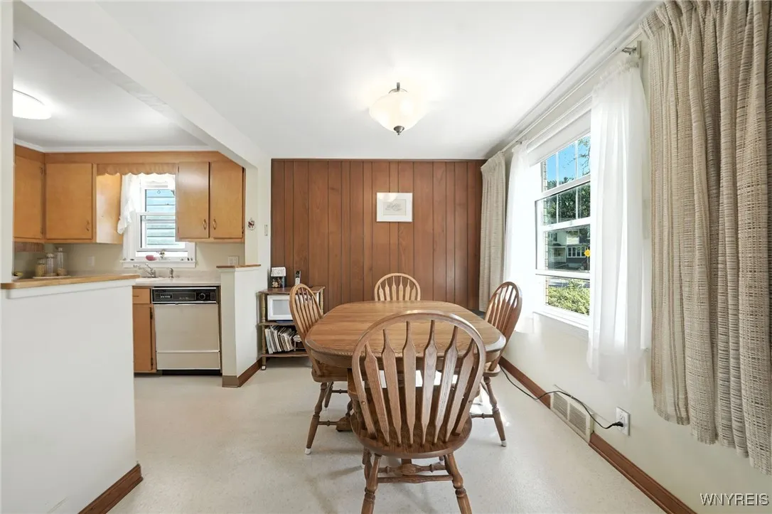 93 Brinton Street, Buffalo, New York 14214, Buffalo, New York 14214, 3 Bedrooms Bedrooms, 6 Rooms Rooms,1 BathroomBathrooms,Residential,For Sale,93 Brinton Street, Buffalo, New York 14214,B1631290
